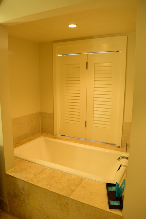 Turtle Bay Resort - Ocean View Junior Suite - Bathroom